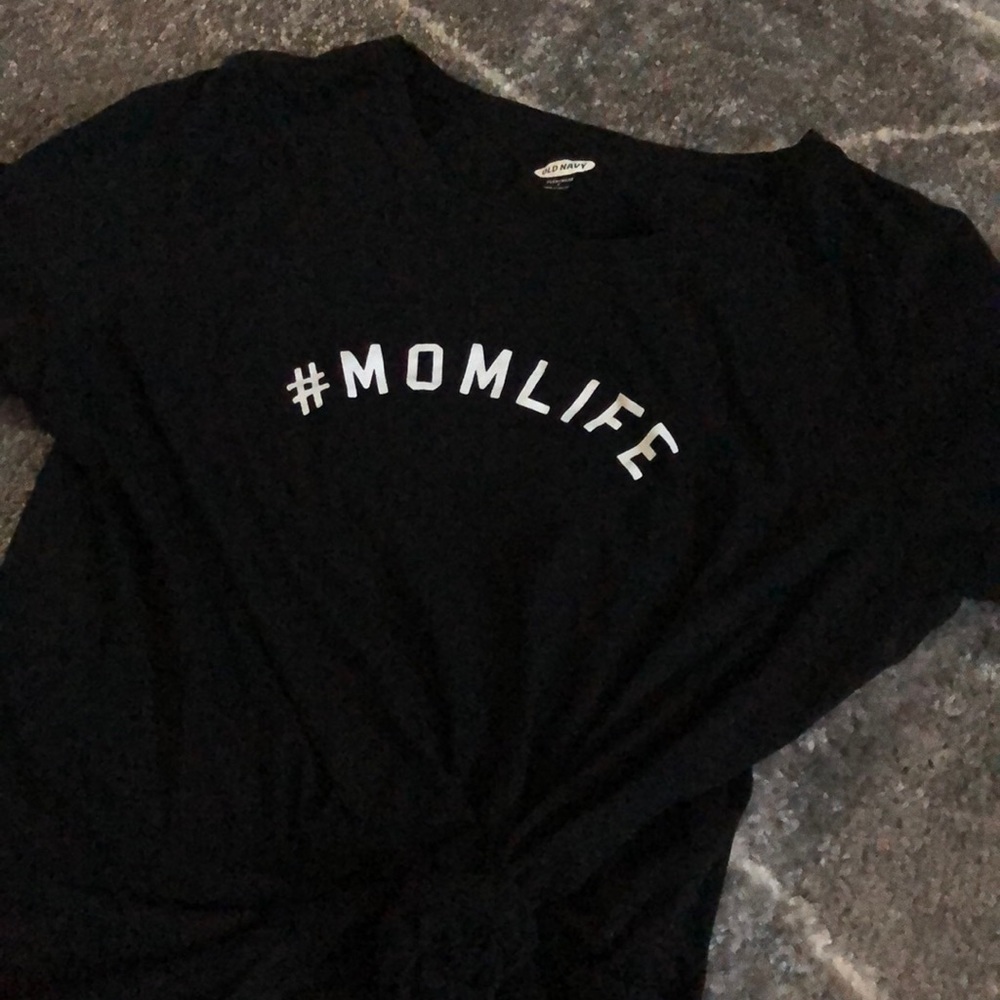 🤍 #MOMLIFE Tee